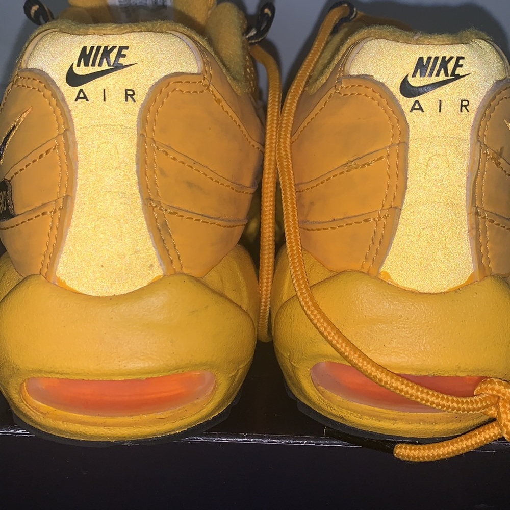 Nikes - Picture 5 of 6